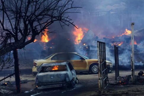 加州费尔维尤大火造成两人死亡 已下令疏散