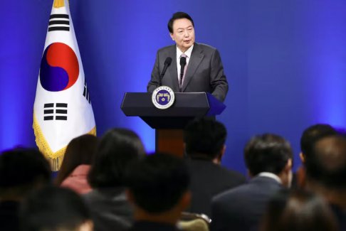 韩国总统、日本首相希望各国关系回到“过去的美好