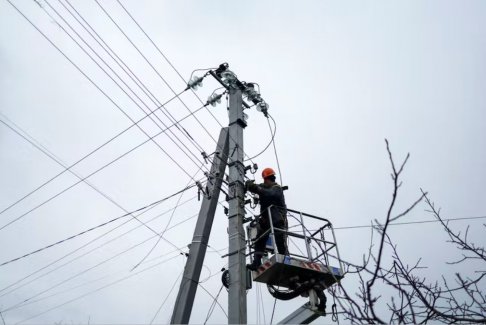 乌克兰称三大地区可避免袭击后停电