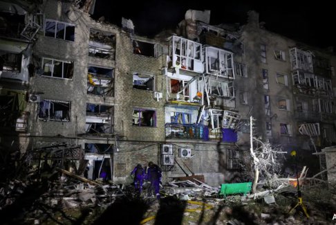 俄罗斯袭击乌克兰波克罗夫斯克住宅楼7人死亡