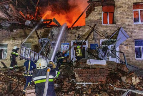 乌克兰称俄罗斯炮击哈尔科夫和扎波罗热地区造成两