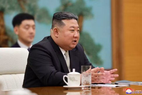 朝鲜金正恩谴责高层官员对洪水造成的损失“不负责
