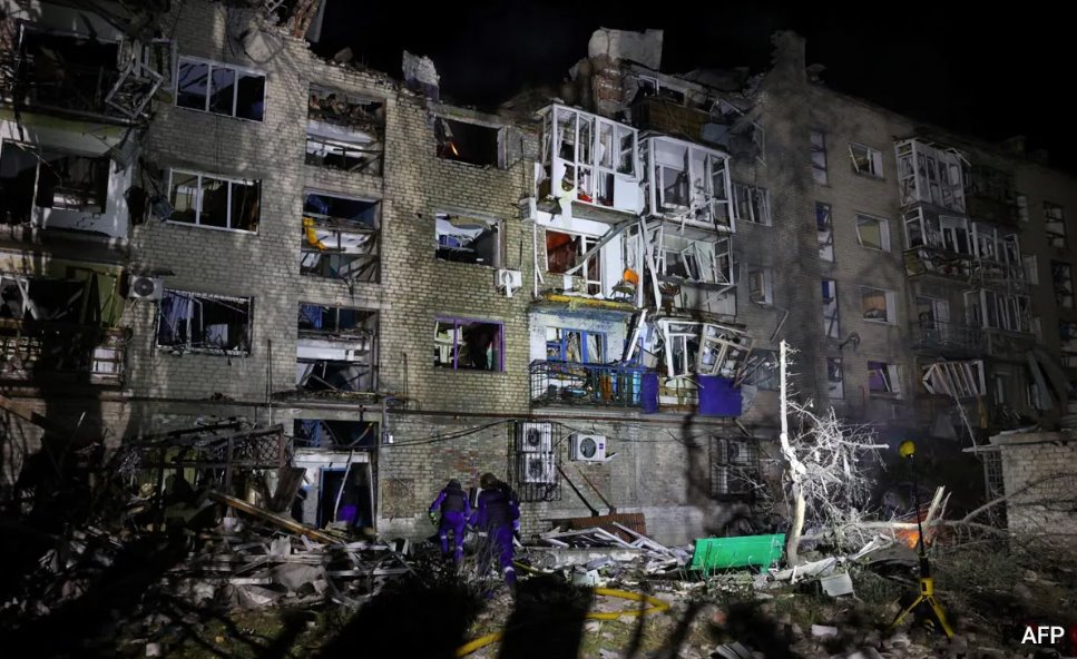 俄罗斯袭击乌克兰波克罗夫斯克住宅楼7人死亡