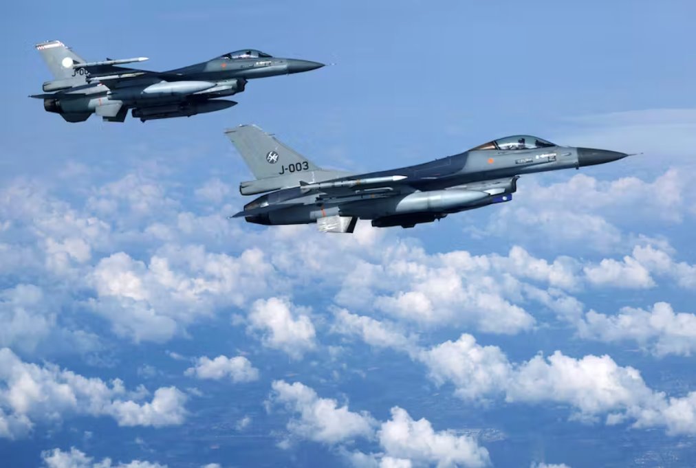 美国批准从丹麦和荷兰向乌克兰派遣F-16战斗机