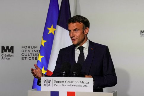 法国马克龙谴责针对以色列的袭击