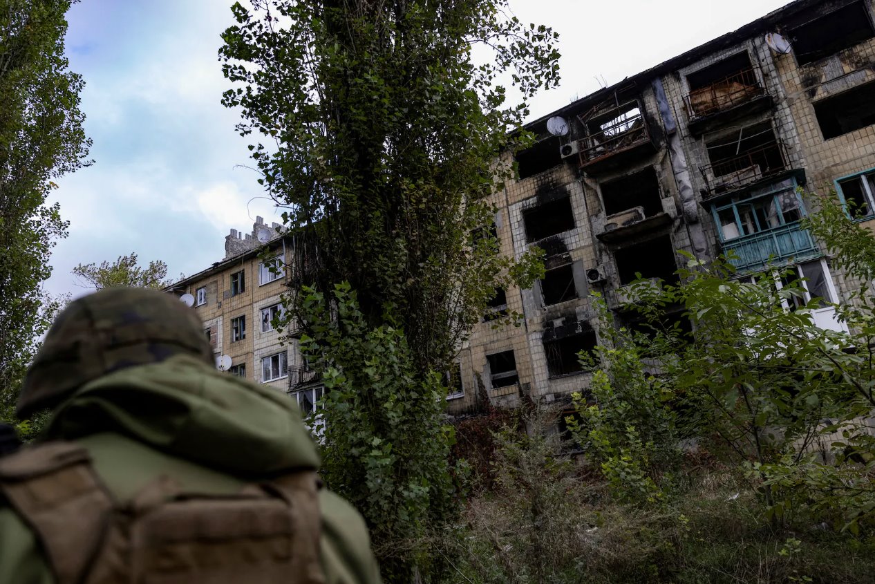 乌克兰军方称东部对阿夫季夫卡的袭击加剧