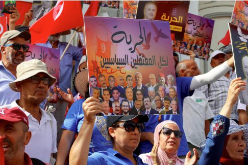 突尼斯总统的著名批评者被缓刑