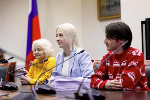 潜在的普京挑战者邓佐娃被禁止参加选举