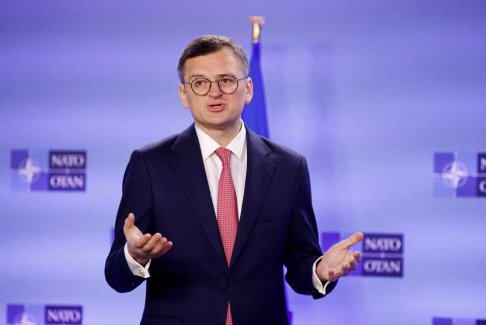 乌克兰表示没有“B计划”来解除对美国的资助