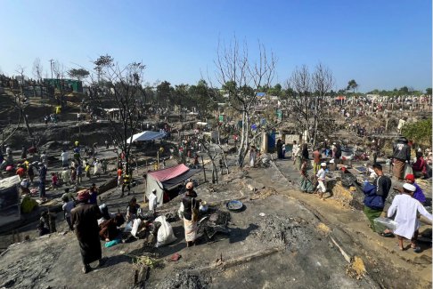 孟加拉难民营大火导致近7000名罗兴亚人无家可归