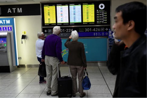 都柏林机场因暴风雨取消100多个航班