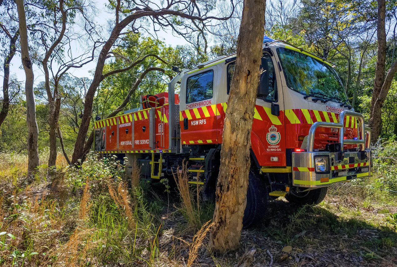 2023年9月10日，新南威尔士州农村消防局消防车出现在澳大利亚悉尼的一个减少危险的燃烧现场。