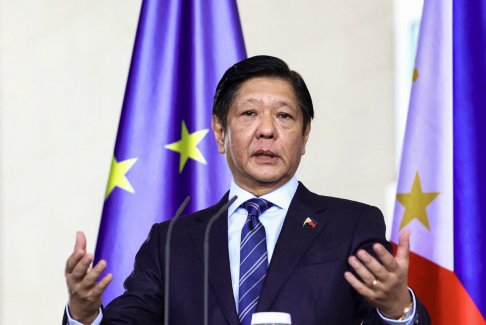 菲律宾总统表示与美国和日本的三边峰会将包括南海