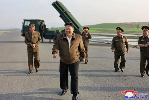 朝中社称金正恩负责监督战术导弹武器系统
