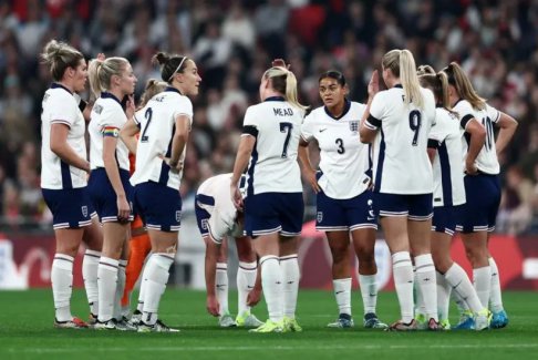 女足友谊赛英格兰3-4德国