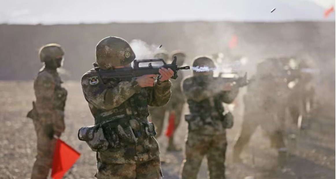 中国人民解放军士兵在行动
