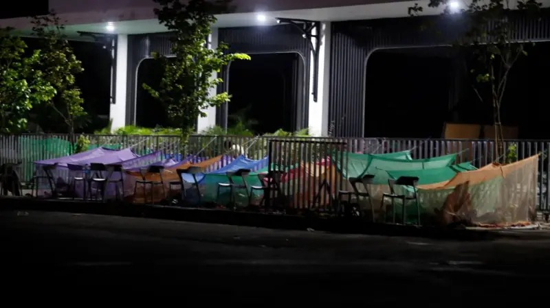 缅甸地震后首都居民连续第二晚露宿街头