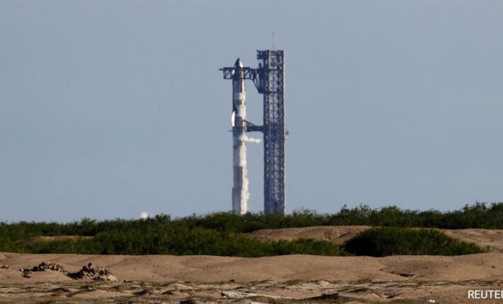 SpaceX将首次将私人宇航员送入载人极地轨道