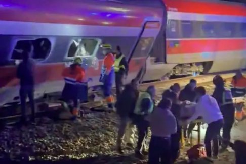 调查发现西班牙高铁相撞事故现场轨道接头断裂