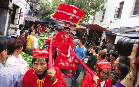 10月10日全球掀起结婚热新人吉时选10点10分